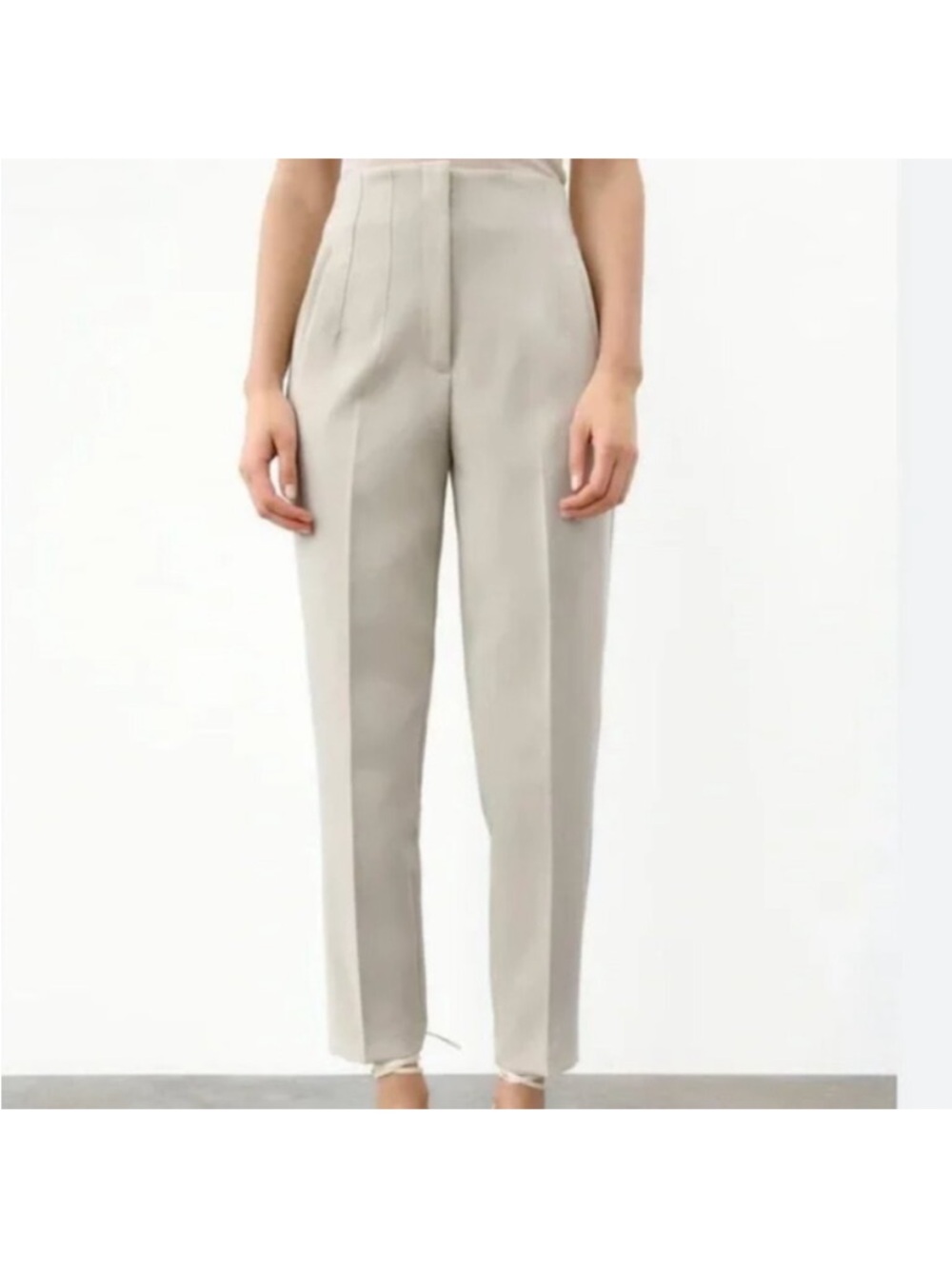 Zara High-Waist Cigarette Pleated Trousers in Light Beige